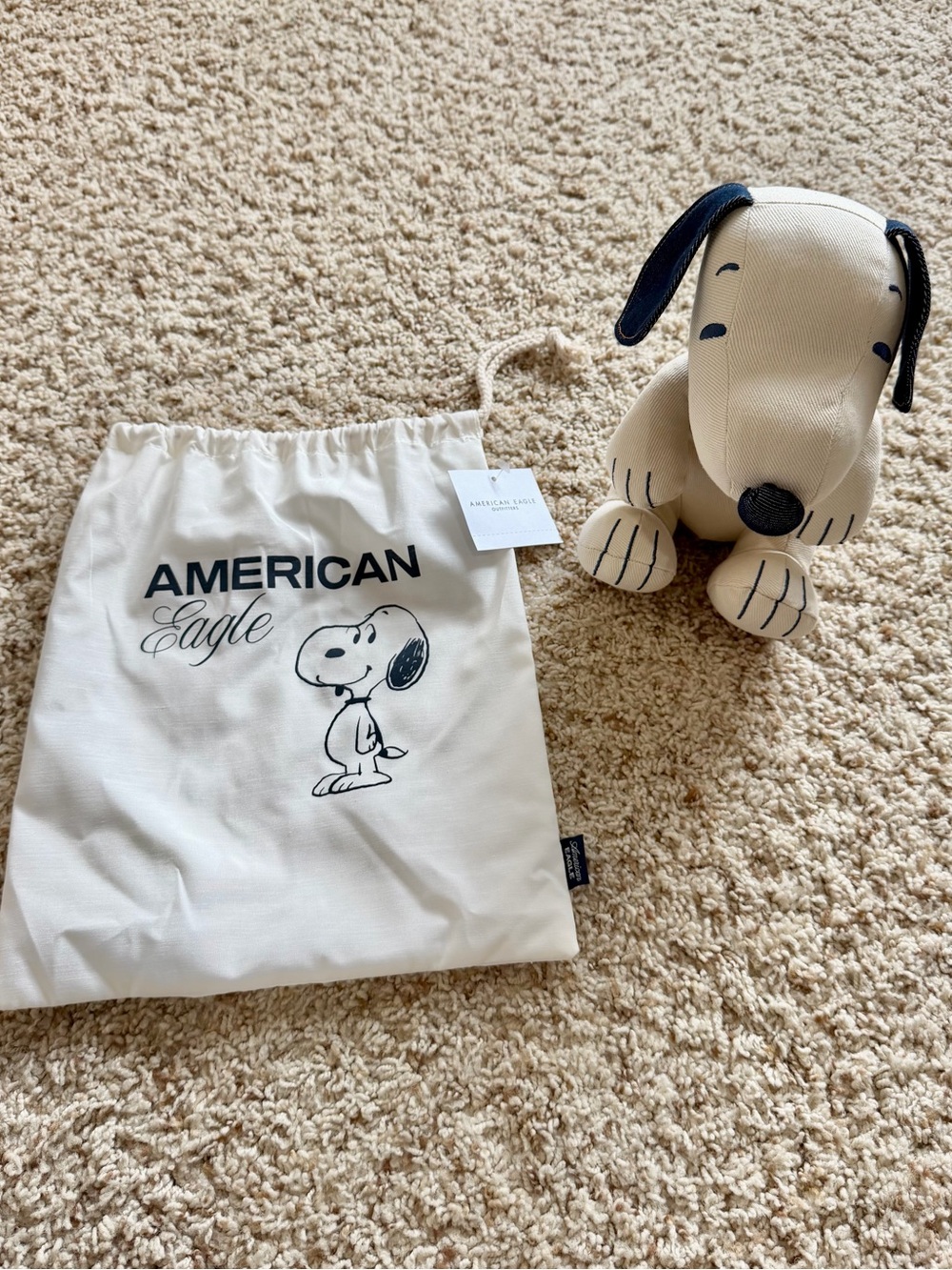 American Eagle x Peanuts 2024 Collectable Denim Stuffed Snoopy With Bag. NWT! - Picture 6 of 16